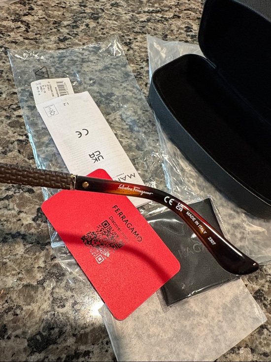 NWT Salvatore Ferragamo Tortoiseshell Brown Gradient Lens Sunglasses - Picture 3 of 4